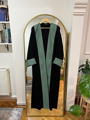 al sheikha yeşil şeritli abaya