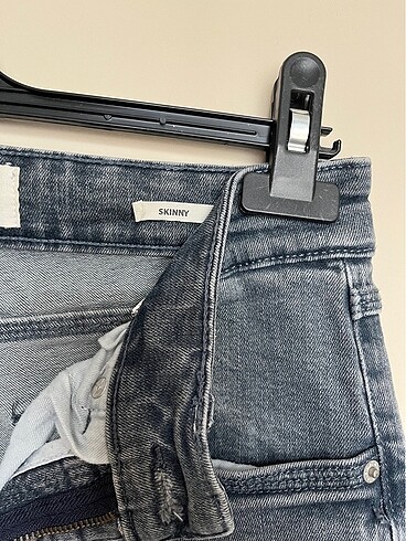 38 Beden Pull?Bear Soluk Efektli Skinny Jean