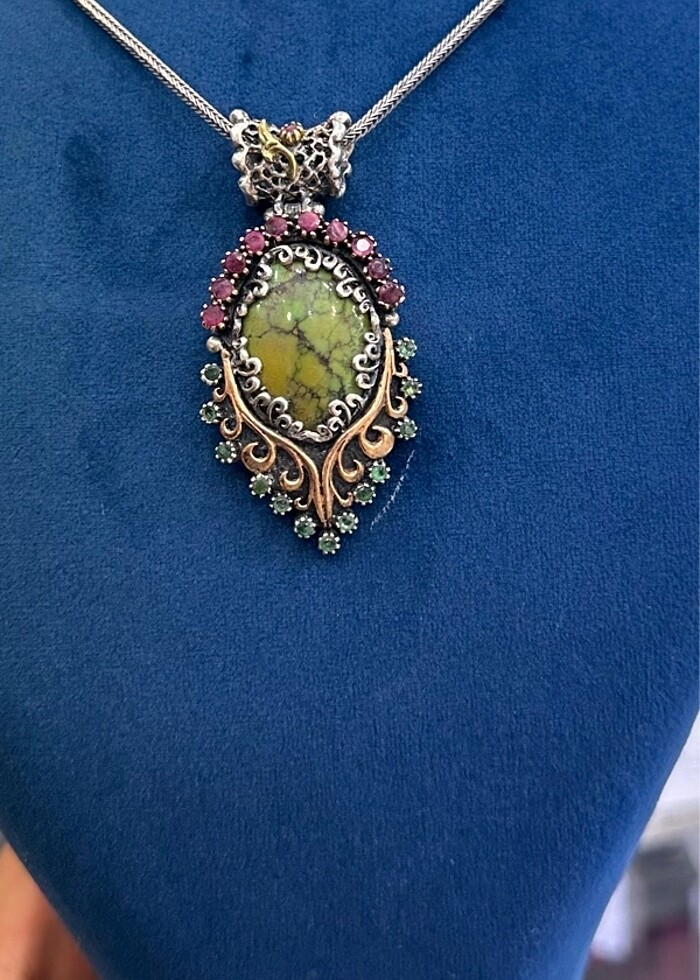 Zümrüt Yakut gümüşle uyumlu muhteşem bir kolye ucu - Görsel 4