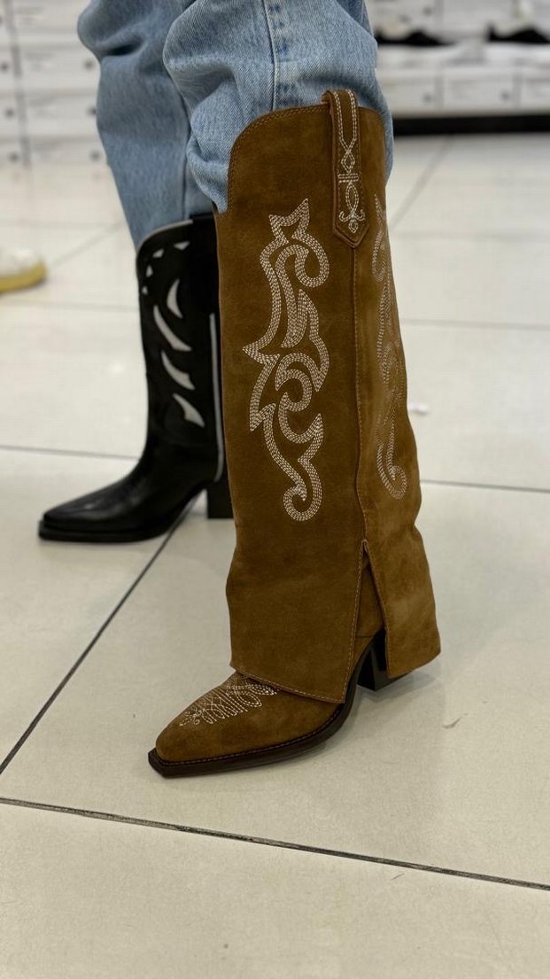 Kahverengi Nakışlı Süet Kadın Diz Boyu Bot - Görsel 4