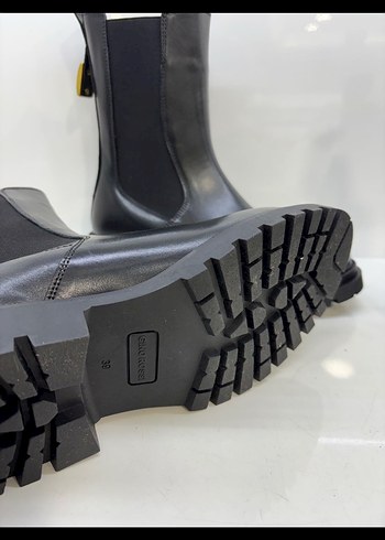 Siyah Deri Tokalı Kadın Bot - Görsel 7