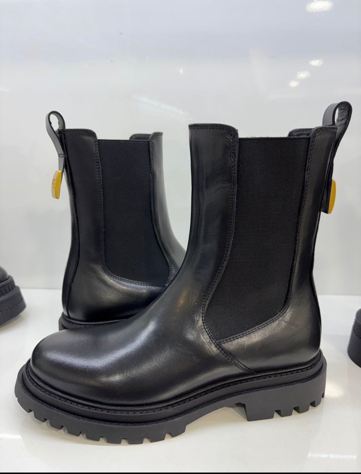 Siyah Deri Tokalı Kadın Bot - Görsel 2