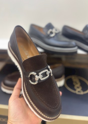 KadınKahverengi Deri Tokalı Klasik Ayakkabı - Görsel 3