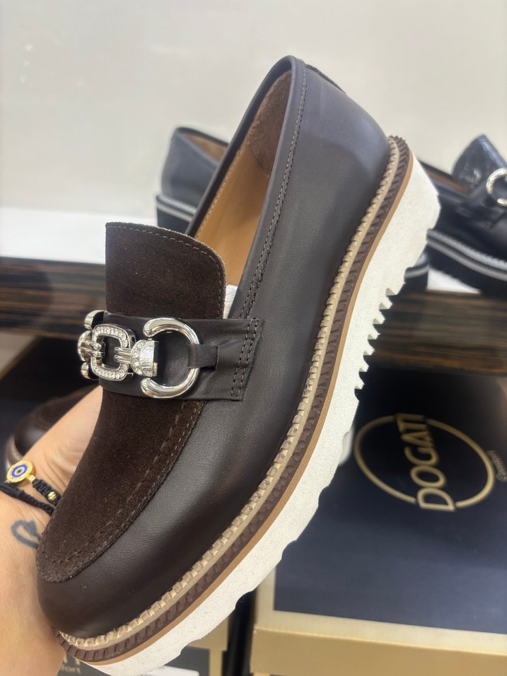 KadınKahverengi Deri Tokalı Klasik Ayakkabı - Görsel 5