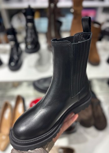 Siyah Deri Topuklu Kadın Bot - Görsel 3