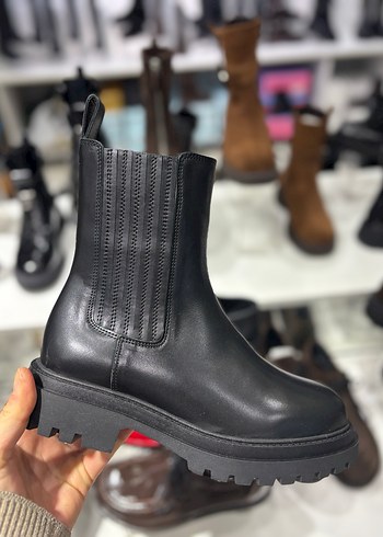 Siyah Deri Topuklu Kadın Bot - Görsel 7