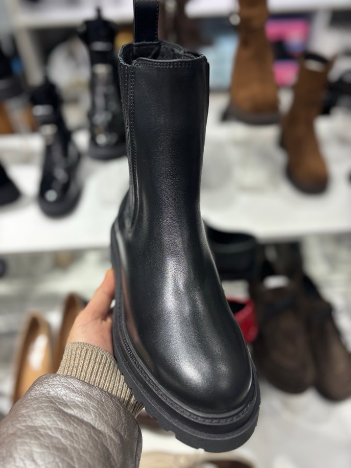 Siyah Deri Topuklu Kadın Bot - Görsel 2