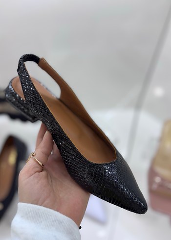 zara 39