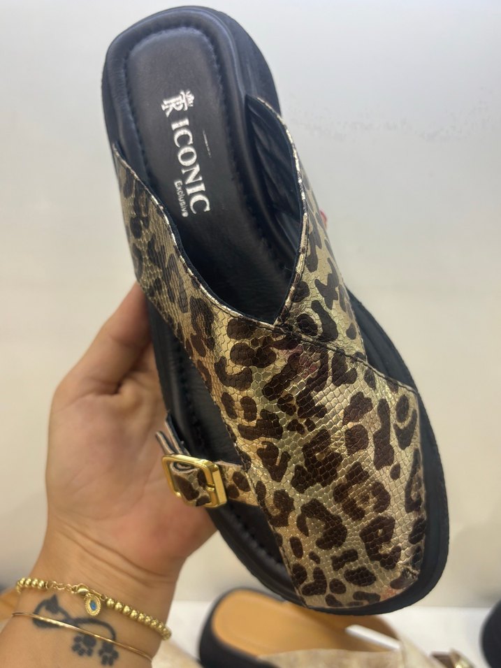 Tokalı Yılan Desenli Kadın Terlik - Görsel 4