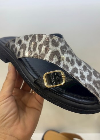 Kahverengi Yılan Desenli Kadın Terlik - Görsel 12