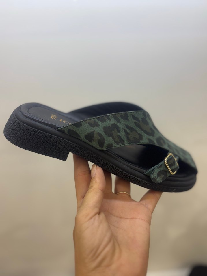 Kahverengi Yılan Desenli Kadın Terlik - Görsel 4