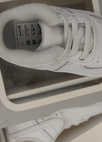 19 Beden beyaz Renk Nike ilk adım ayakkabısı