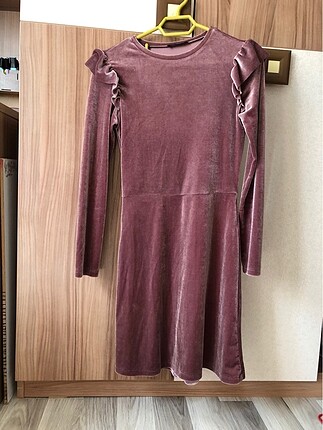 bershka kadife pembe elbise