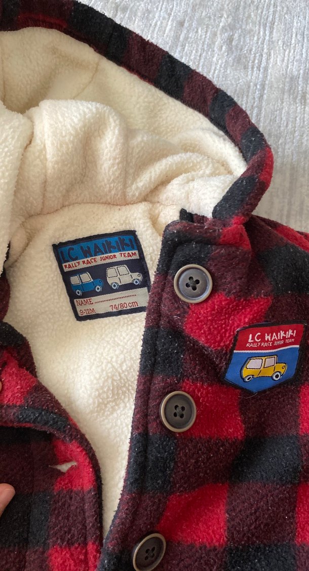 Düğmeli Kırmızı Kareli Erkek Çocuk Kabanı - Görsel 2