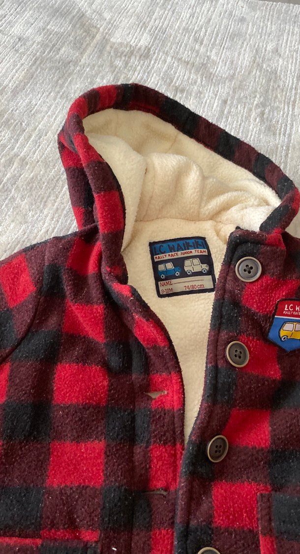 Düğmeli Kırmızı Kareli Erkek Çocuk Kabanı - Görsel 3