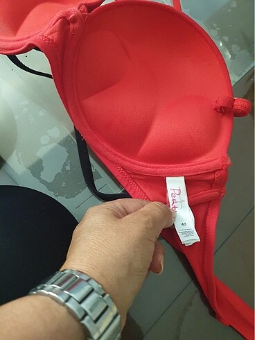 l Beden Bikini üstü