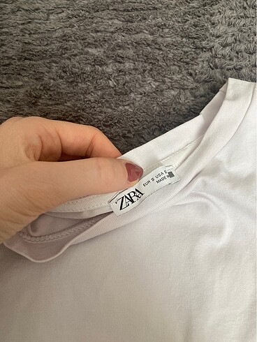 Zara Mini sıfır kollu üst