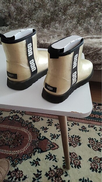Ugg bot