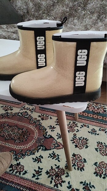 Ugg Ugg bot