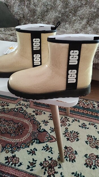 39 Beden Ugg bot