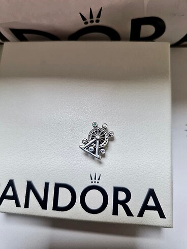 Pandora Dönme Dolap Charm