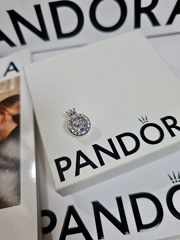 Pandora O Taç Charm