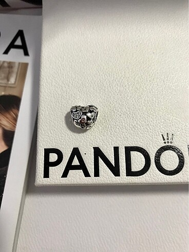 Pandora Işıltılı Kalp Charm