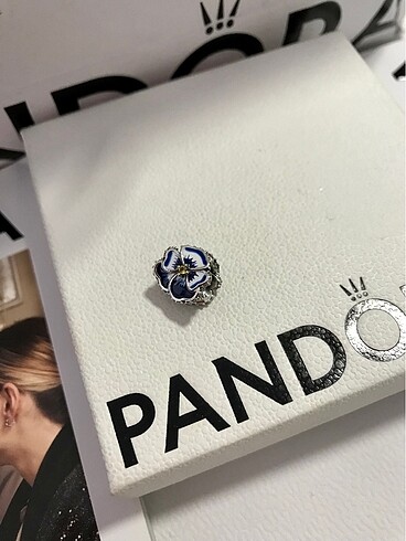 Pandora Mavi menekşe Charm