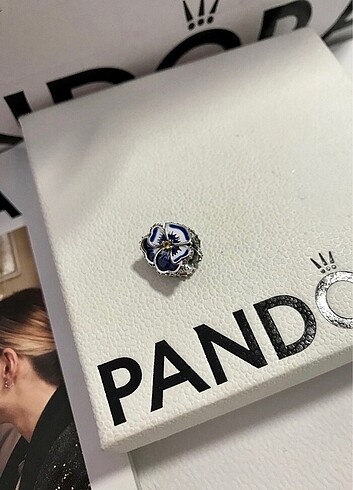 Pandora Mavi Menekşe Charm