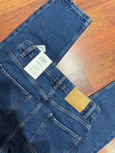 36 Beden mavi Renk Zara Mom jean