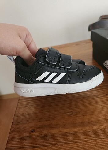 Adidas bebek spor ayakkabısı