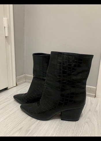 Siyah Yılan Desenli bot - Görsel 3