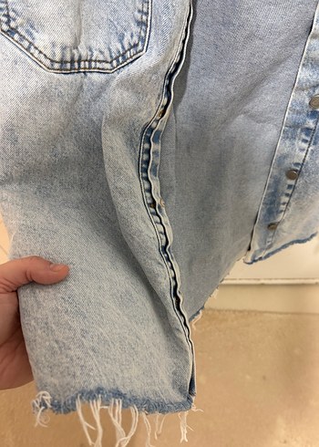 Oversize kalıp yıkamalı Denim gömlek - Görsel 4
