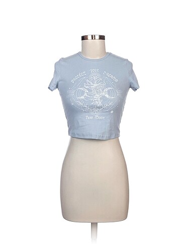Bershka T-shirt %70 İndirimli.