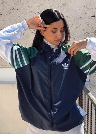Adidas Adidas ceket bütün bedenler mevcuttur