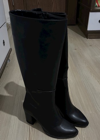 Siyah Kadın Dizüstü Topuklu Bot - Görsel 2