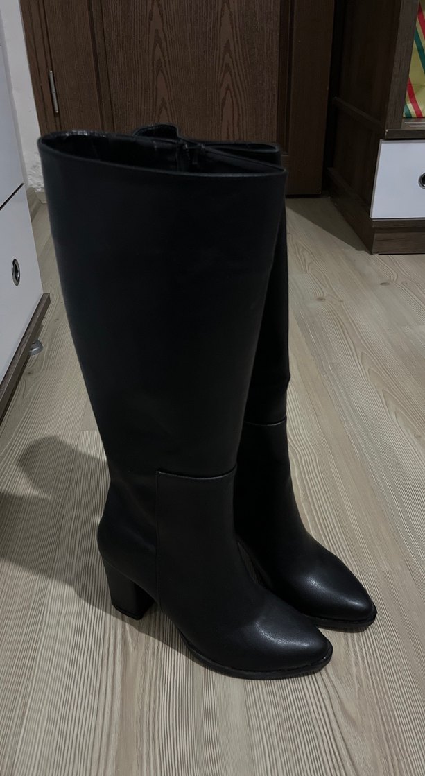 Siyah Kadın Dizüstü Topuklu Bot - Görsel 2