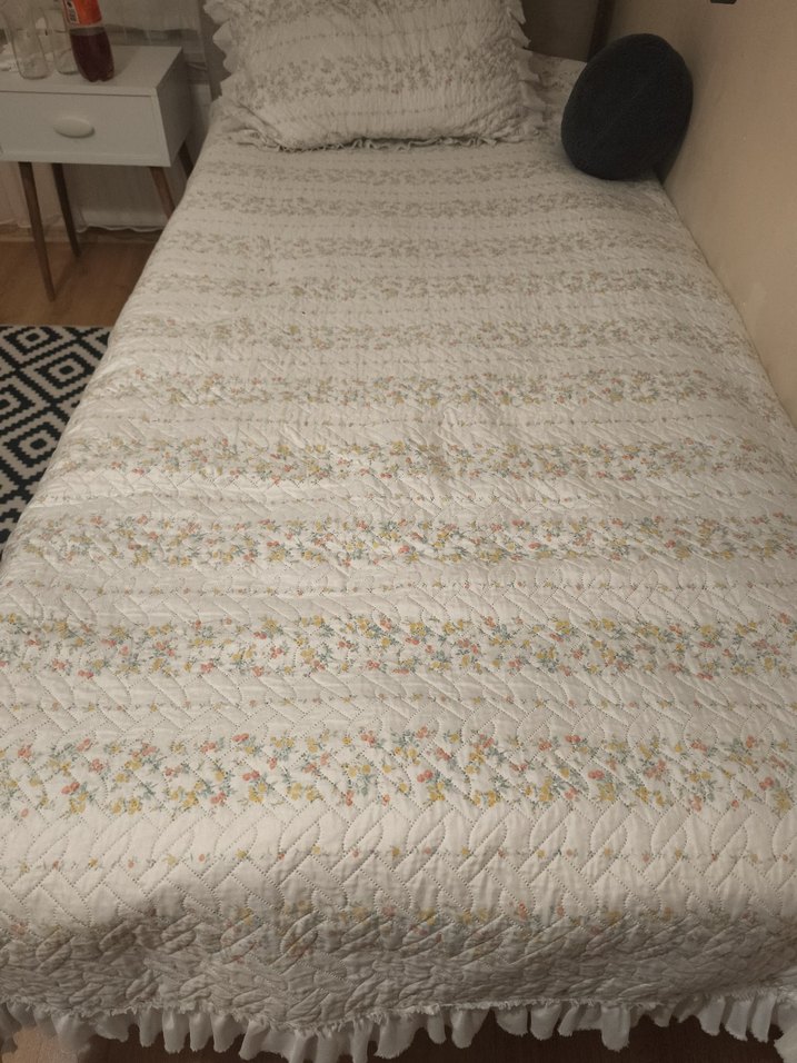 İşlemeli Beyaz Pastel Yatak Örtüsü English hom - Görsel 2