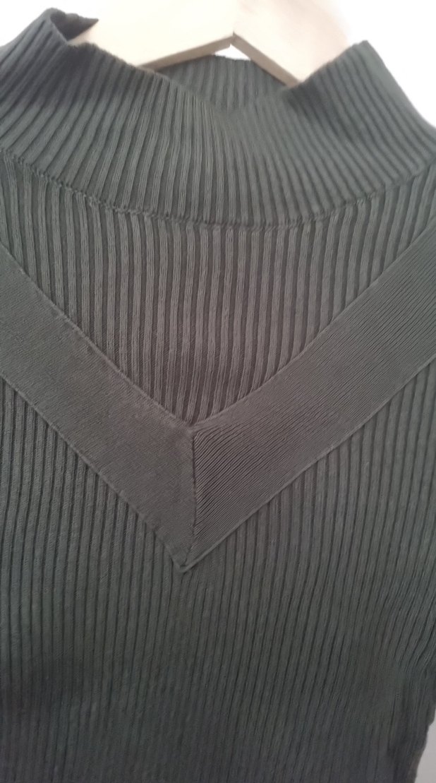 Kadın yeşil V Yaka Triko Kazak - Görsel 3