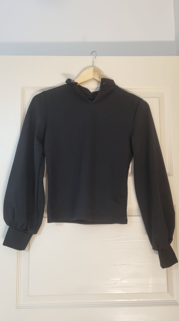 Siyah Krep Balon Kollu Bluz - Görsel 3