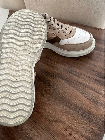 39 Beden Sneaker