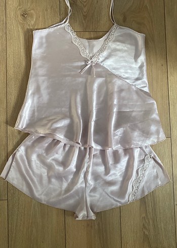 Beyaz Bohem Saten Mini Kadın Pijama Takımı