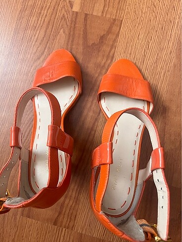 37 Beden turuncu Renk Ninewest ayakkbı