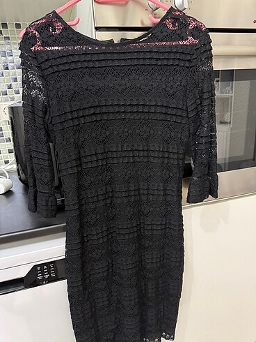 LC Waikiki Siyah dantelli midi elbise