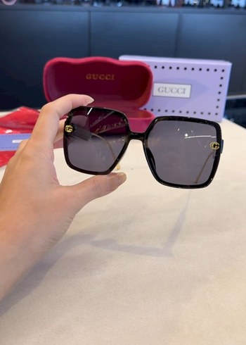 Gucci Siyah Parlak Gucci Kadın Güneş Gözlüğü