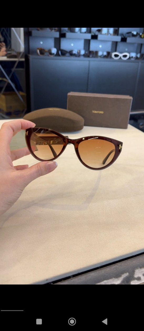 Klasik Şıklıkta Kahverengi Şeffaf Kadın Güneş Gözlüğü - Görsel 2