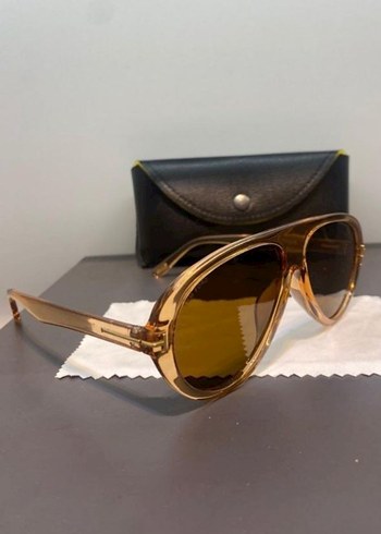 Bej Parlak Kadın Güneş Gözlüğü - Görsel 4