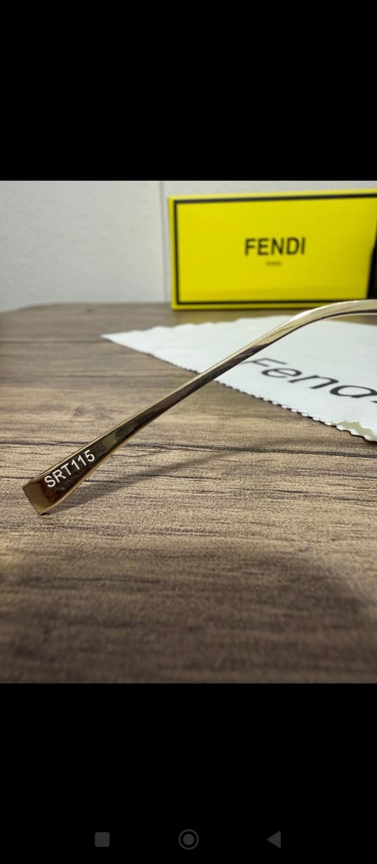 Şeffaf Bej Minimalist Kadın Güneş Gözlüğü - Görsel 5