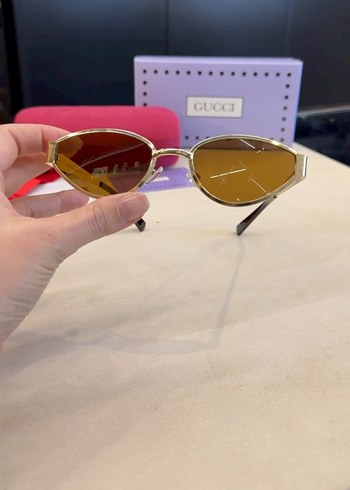 Parlak Altın Renk Kadın Güneş Gözlüğü - Görsel 2