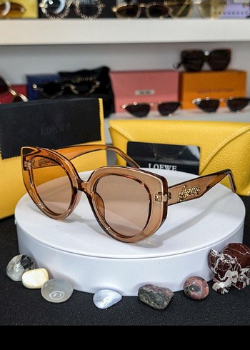 Şeffaf Bej Klasik Kadın Güneş Gözlüğü - Görsel 2